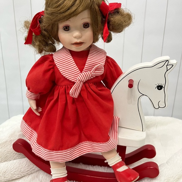 Porcelain doll on rocking horse - Picture 3 of 10